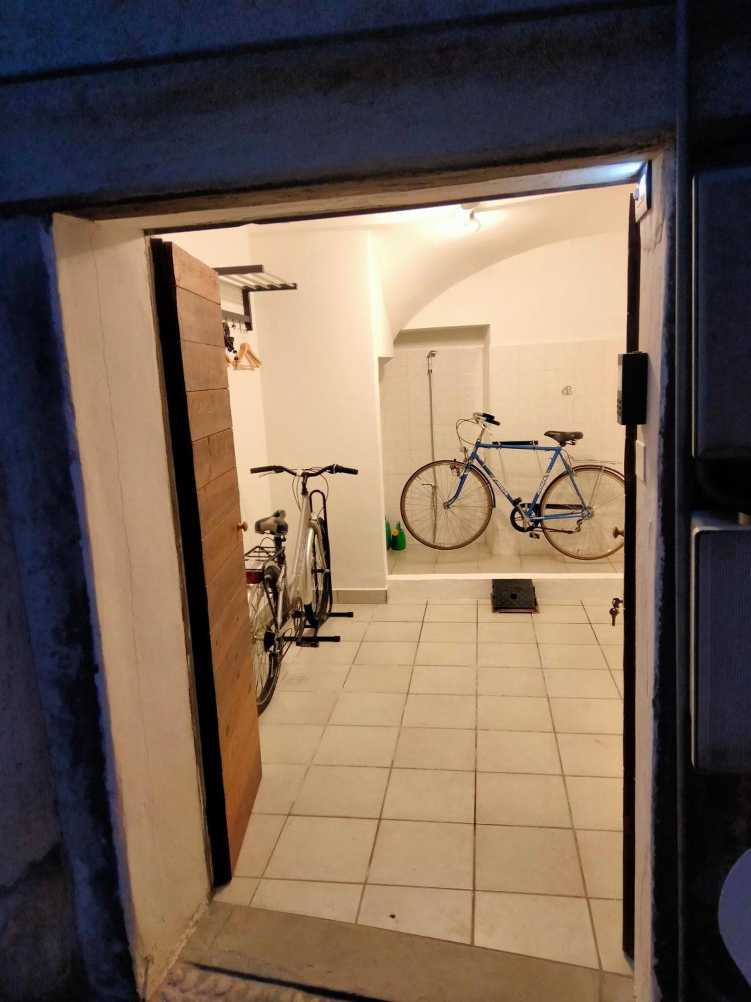 Casa Storta - Cycle Garage Con Biciclette Villa Pisogne Ngoại thất bức ảnh